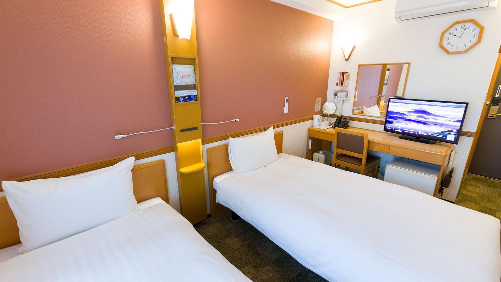 Toyoko Inn Kanazawa Kenrokuen Korimbo Номер фото